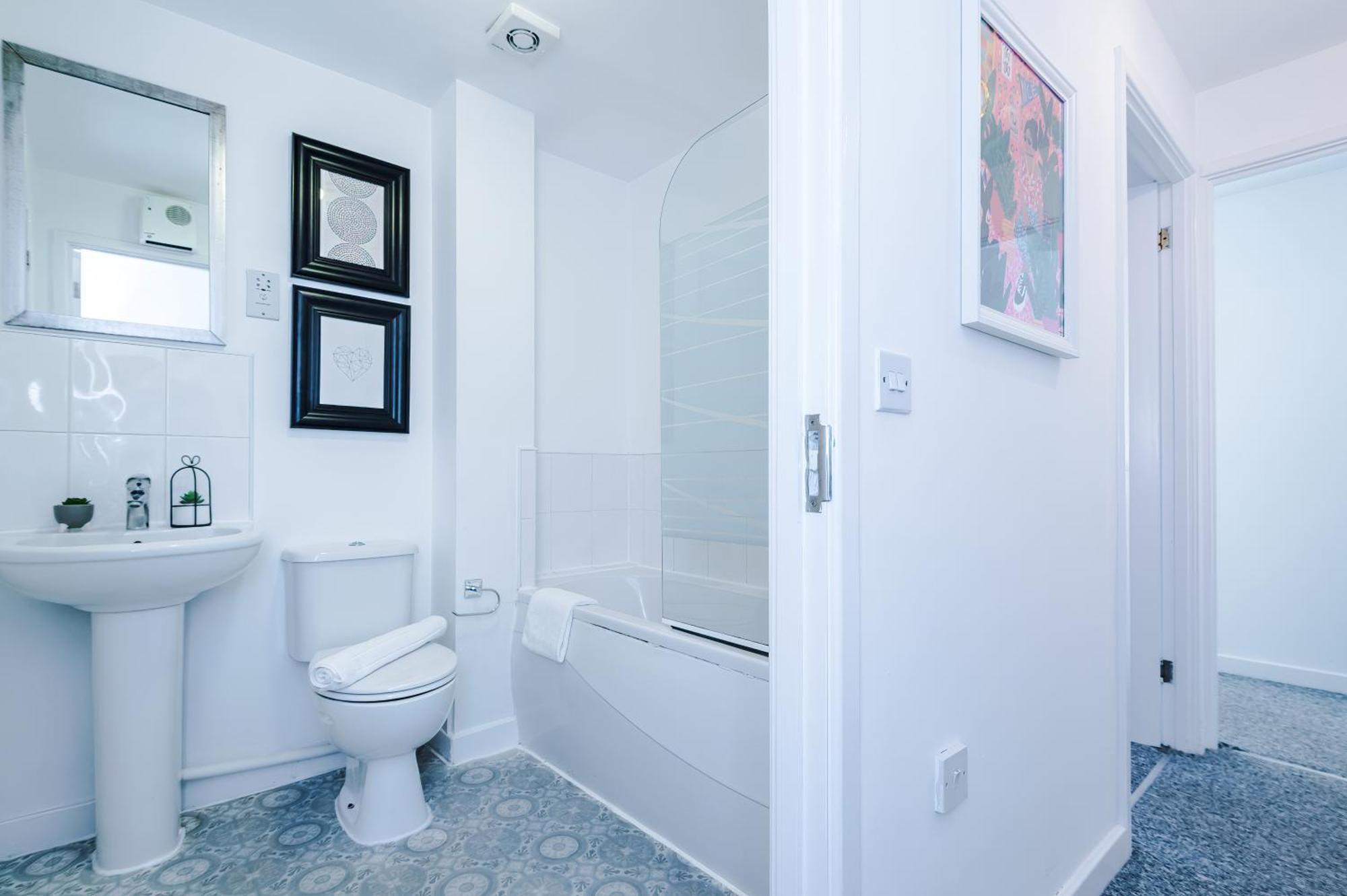 The Consort Serviced Apartment Coventry Bagian luar foto