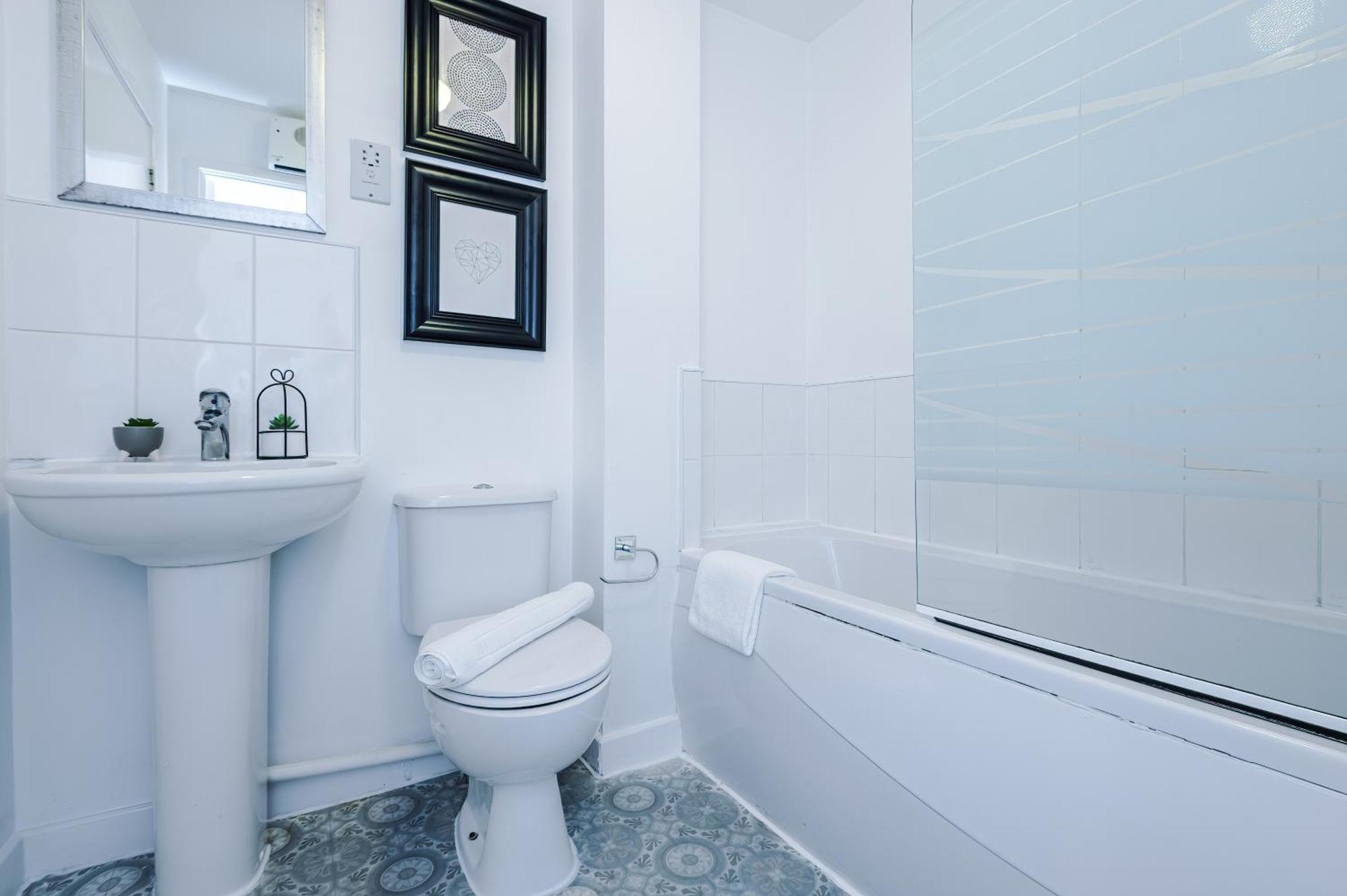 The Consort Serviced Apartment Coventry Bagian luar foto