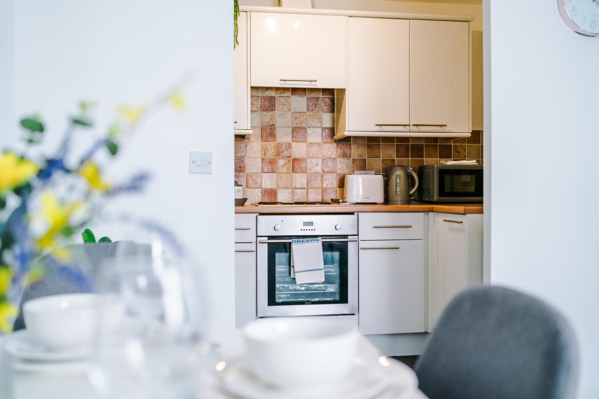 The Consort Serviced Apartment Coventry Bagian luar foto